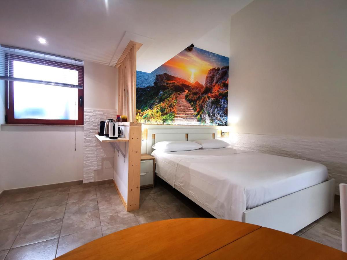 Guru House B&B Apartments Milazzo Bagian luar foto