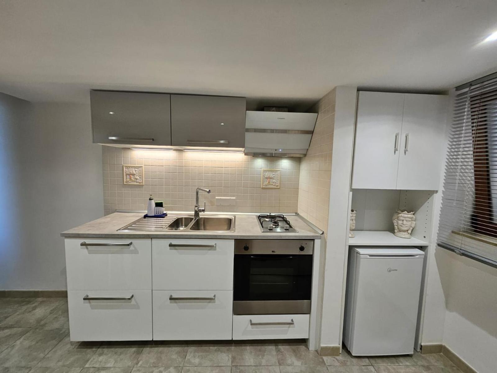 Guru House B&B Apartments Milazzo Bagian luar foto